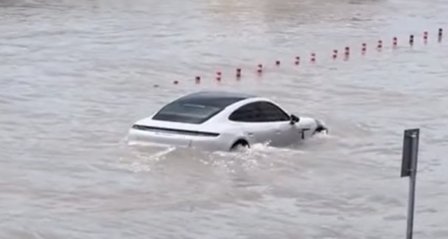 Video: Zavarovalnice bodo jokale: v Dubaju poplavljeni tudi številni superšportniki
