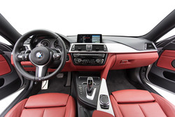 BMW nas je navadil na odlično ergonomijo in visoko raven kakovosti materialov in izdelave, zaradi enake oblike pri vseh modelih serije 3 in 4 pa notranjost ni tako ekskluzivna, kot bi si Bavarci morda želeli.