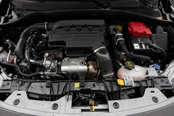 Električni motor blagega hibrida prispeva 15 kW (20 KM) moči in 55 Nm navora.