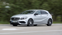 Razred A pripada Mercedesovi ponudbi avtomobilov, pri katerih se moč v osnovi prenaša k sprednjim kolesom, štirikolesni pogon pa mu zagotovi več vozne dinamike