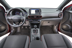 Hyundaijeva klasika je nekoliko popestrena z živobarvnimi dodatki, ki jih kupci lahko po lastni volji kombinirajo.