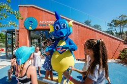 Za najmlajše poskrbita maskota in mini klub Zatonino.