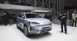 Premiera modela BYD seal U na ženevskem avtomobilskem salonu februarja 2024