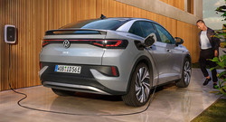 Poudarek na hibridnih vozilih: Tudi Volkswagen opušča popolnoma električno strategijo: Razlogov ne skrivajo