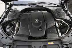 Turbodizel pod oznako 400 d razvije 243 kW (330 KM) moči in 700 Nm navora. 