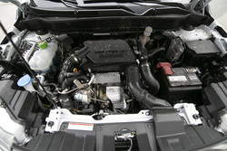 Prisilno polnjen 1,4-litrski bencinar je podprt z blagim, 48-voltnim hibridom.