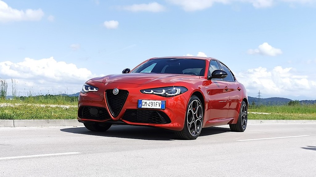 EFEMIR Auto Armlehnenbox Matte, für Alfa Romeo Giulia Stelvio