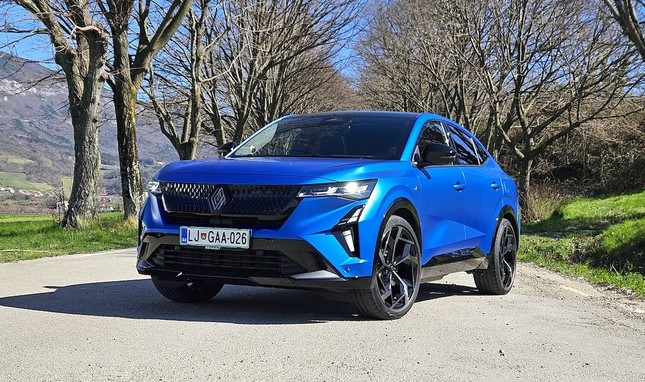 Renault rafale e-tech plug-in hybrid 4x4 300: Rafale z vtičnico: največ, kar v tem trenutku ponuja Renault