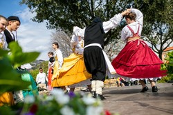 Festival cvetja in domačih izdelkov Baška rožica postaja zanimiv tudi turistom.