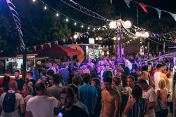 Na Krk Food Truck Festivalu (17.–26. 6.) za vzdušje poskrbijo DJ-ji, za hrano pa ulični gostinci z vseh koncev Hrvaške.