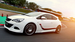 Opel astra GTC turbo i 1400: Dostopni športnik