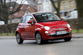 Fiat 500C je zabaven in nostalgično oblikovan mestni malček, še posebej v izvedenki s pomično platneno streho.
