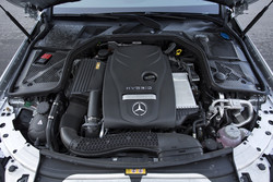 Dvolitrski turbobencinar in elektromotor – zelo zmogljiva kombinacija!