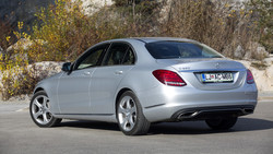 Eleganten, kot se za mercedesa preprosto spodobi.