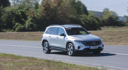Mercedes-benz EQB 300 4matic: Električnih sedem?