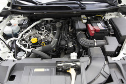 1,3-litrski bencinski motor je na voljo v dveh različicah; s 103 kW (140 KM) ali 116 kW (158 KM), kakršno smo preizkusili. 