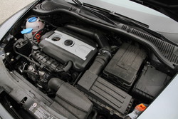 Dvolitrski turbo bencinar 2.0 TSI razvija moč 147 kW (200 KM).