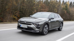 Citroën C5 X hybrid 225 ë-EAT8 shine pack: Na pota stare slave