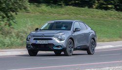 Citroën ë-C4 X shine: Elektrika za vse